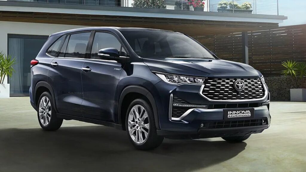 Toyota Innova Hycross
